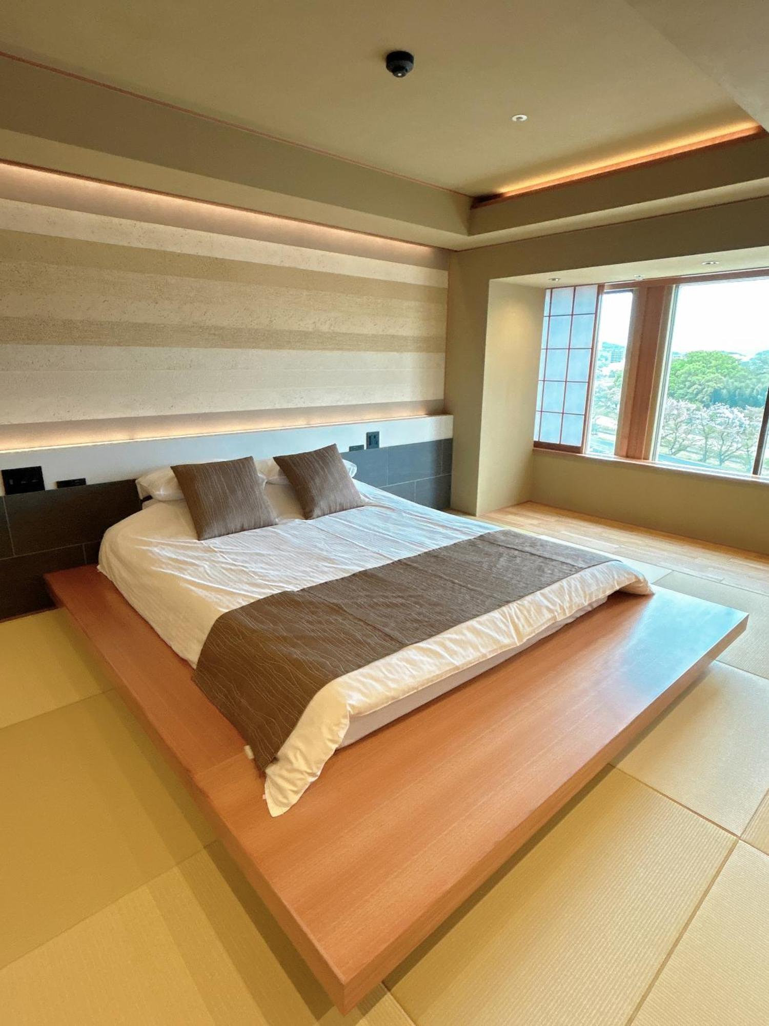 Okayama Plaza Hotel Bagian luar foto